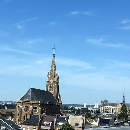 Rue Jeanne D'arc Apartment